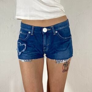 Distressed heart short shorts
